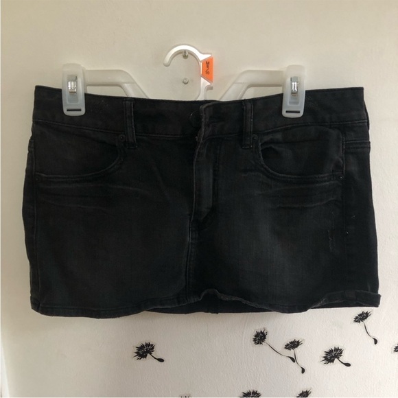 American Eagle Black Stretch Jean Skirt - Picture 1 of 3